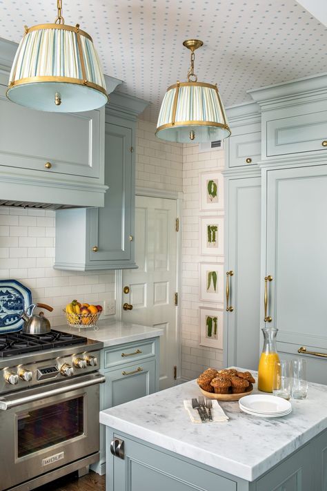 A Historic Atlanta Pied-à-Terre by Mallory Mathison Glenn & C. Brandon Ingram - The Glam Pad Mallory Mathison, Glam Pad, Brandon Ingram, Wallpaper Ceiling, Fabulous Kitchens, Blue Kitchens, Kitchen Reno, The Ceiling, New Classic