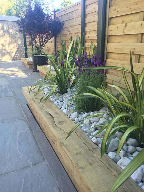 Wood Framed Low Water Garden in Stone #lawnedging #lawnedgingideas #landscaping #gardening #gardens #gardenideas #gardeninigtips #decorhomeideas Taman Air, Low Water Gardening, Small Courtyard Gardens, Courtyard Gardens Design, Garden Makeover, Landscape Designs, Have Inspiration, Garden Edging, Garden Borders