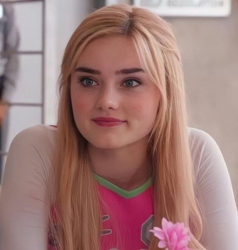 Addison Zombies, Zombie Clothes, Celebrity Yearbook Photos, Channel Outfits, Meg Donnelly, Blonde Actresses, Zombie Disney, Zombie Girl, Kim Possible