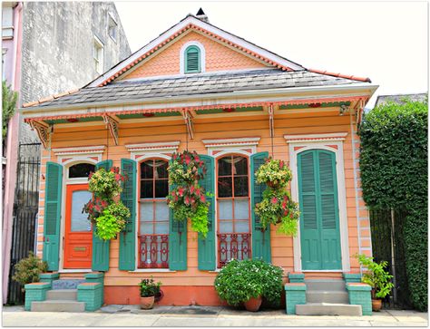 New Orleans Exterior, New Orleans House Exterior, Gretna Louisiana, Modern Exterior Paint Colors, Elizabeth House, Creole Cottage, Louisiana Style, Shotgun House, House Shutters