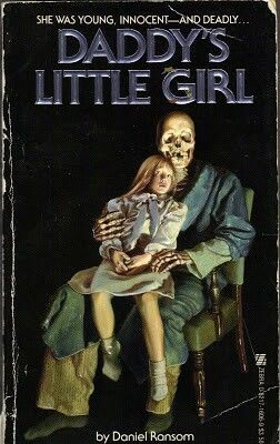 80's paperback horror novels had the best covers. | Books I would ... Horror Novel Covers, Strange Books, Horror Books To Read, Pulp Horror, Old Horror, Horror Literature, Horror Novels, Horror Book Covers, Horror Photos