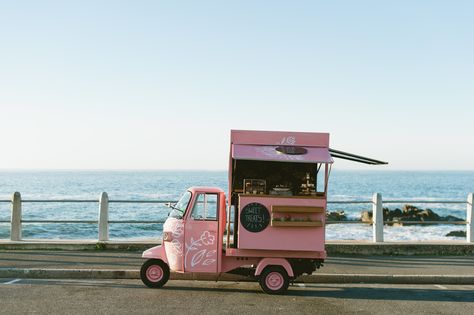 Boutique Patisserie, Gerobak Dorong, Mobile Cafe, Coffee Van, Food Van, Food Truck Business, Food Cart Design, Coffee Truck, Food Truck Design