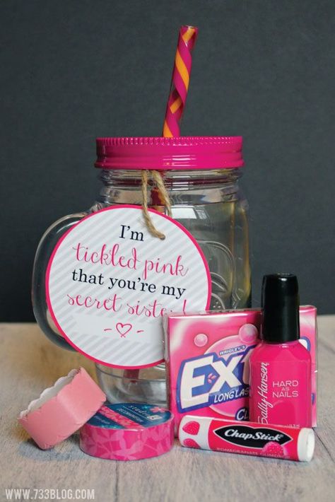 Tickled Pink Gift Idea for Mom's, Teachers, Neighbors and more! Tickled Pink Gift, Cheer Sister Gifts, Secret Pal Gifts, Sister Ideas, Pink Gift Ideas, Secret Sister Gifts, Santa Ideas, Secret Sister, Cupcake Tutorial