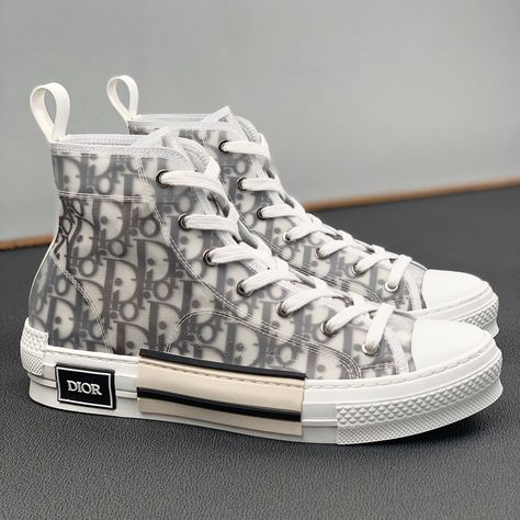 Cristian Dior Sneakers, Tenis Dior, Dior B23 High Top, Slippers Outfit, Dior Sneakers, Kim Jones, Dior Oblique, Dior Logo, Mens Travel Bag