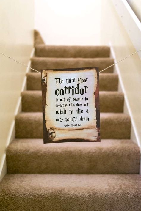 Harry Potter Birthday Party Ideas | Photo 46 of 92 Harry Potter Motto Party, Harry Potter Weihnachten, Baby Harry Potter, Harry Potter Christmas Decorations, Hogwarts Party, Film Harry Potter, Harry Potter Theme Birthday, Imprimibles Harry Potter, Harry Potter Halloween Party