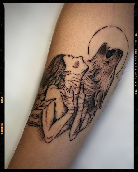 Wolf tattoo inspiration She Wolf Tattoo, Huntress Tattoo, Kitty Ideas, Gemini Girl, Silhouette Tattoos, Alpha Wolf, Inspiration Tattoo, Airbrush App, Wolf Tattoo