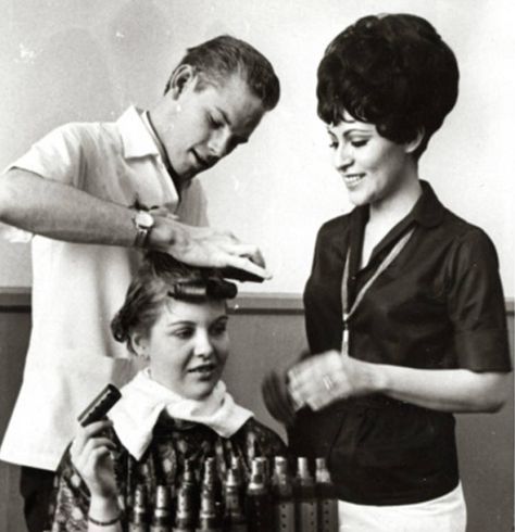 It's clear who the expert is here. Famous Hairdressers, Vintage Beauty Salon, 1960s Hair, Beehive Hair, New Flyer, Bouffant Hair, Flashback Friday, Hippie Girl, Beauty Parlor