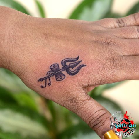 Tamil Om Tattoo Design, Mahadev Small Tattoo, Shiva Tattoo Design For Women, Letter E Tattoo Ideas, Mahadev Tattoo For Women, Small Shiva Tattoo, Letter E Tattoo, Taco Tattoos, Om Trishul Tattoo