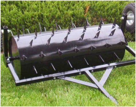 7 DIY Aerators That Will Make Your Lawn Lush And Beautiful - DIY & Crafts Lawn Aerators, Lawn Aeration, Pasto Natural, Grass Seed Types, Lawn Roller, Lawn Care Business Cards, Pergola Pictures, Lawn Care Business, Aerate Lawn