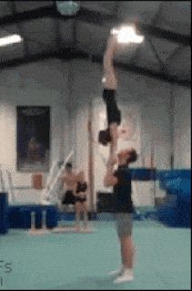 The 13 Best Catches That Have Ever Been Made Bądź Fit, Gymnastics Tricks, Amazing Gymnastics, Gymnastics Videos, Cheer Stunts, Cheer Dance, Handstand, Funny Fails, Some People