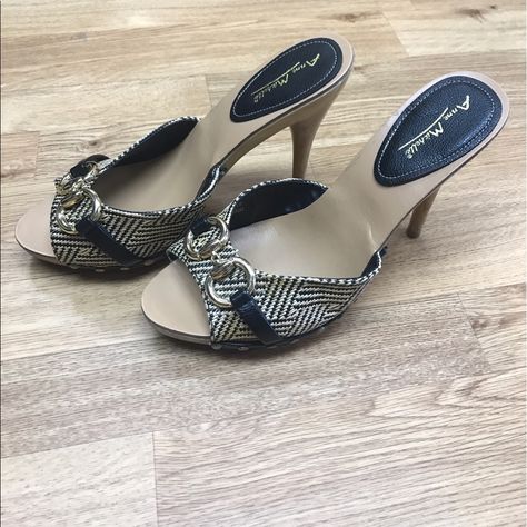 Super Cute & Brand New W/ Out The Box! These Are Great Shoes That Are Extremely Comfy Pretty Heels, Shoe Nails, Fancy Shoes, Cute Heels, Aesthetic Shoes, Fashion Wishlist, Pretty Shoes, Dream Clothes, Tennis Shoes