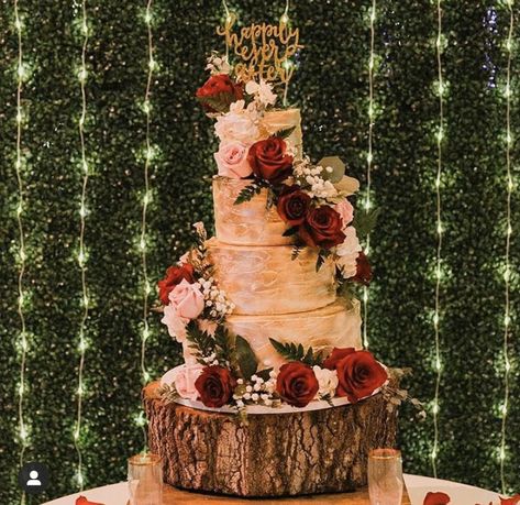 Gorgeous buttercream Enchanted Forest Wedding cake Enchanted Forest Wedding Cake, Enchanted Forest Theme Quinceanera, Forest Wedding Cake, Forest Quince, Forest Theme Cakes, Enchanted Forest Cake, Wedding Cake Forest, Enchanted Forest Quinceanera, Bday Plans