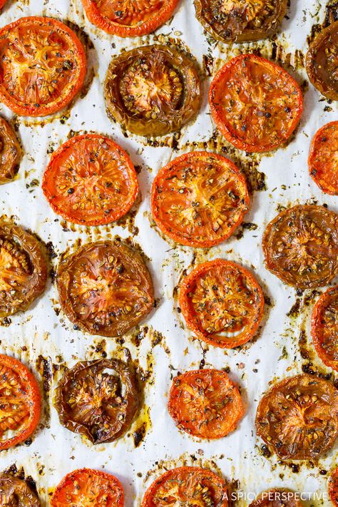 Sweet and savory Oven Roasted Tomatoes, perfect for snacking and adding to salads. These slow roasted tomatoes are healthy and delicious, with a touch of Baked Carrot Chips, Roast Tomatoes, Tomato Sauces, Tomatoes Roasted, Sweet Potato Chips Baked, Oven Roasted Tomatoes, Slow Roasted Tomatoes, Low Fat Snacks, Thyme Recipes