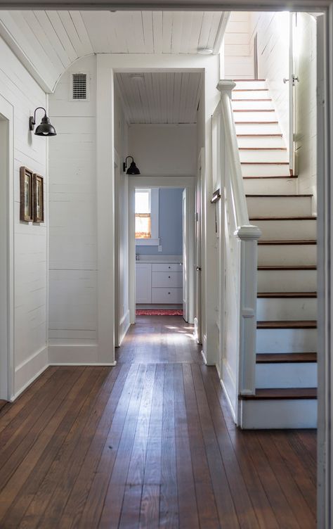 1920 Farmhouse, Cottage Staircase, 1920s Farmhouse, 1920 House, Farmhouse Staircase, Old Country Houses, Old Home Remodel, House Staircase, 1920s House