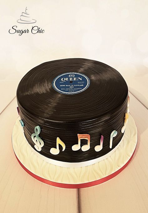 50th Birthday Cake 70s Theme, Birthday Cake 70s Theme, 70s Theme Bday Cake, 50th Birthday Party 70s Theme, Record Party Ideas, Vinyl Record Birthday Party, Vinyl Record Cupcakes, Vinyl Record Birthday Cake, 70s Bday Cake