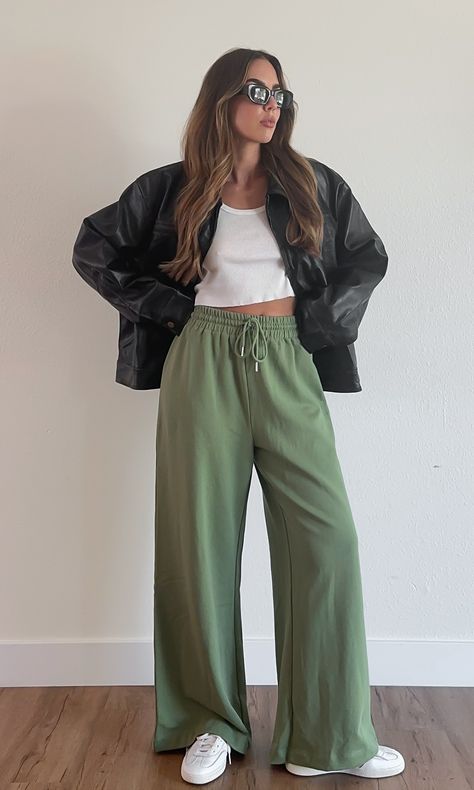 Green Drawstring Pants Outfit, Wide Sweatpants Outfit, Wide Leg Sweats Outfit, Green Sweatpants Outfit, Wide Leg Sweatpants Outfit, Drawstring Pants Outfit, Sweats Outfit, Green Sweatpants, White Sweatpants