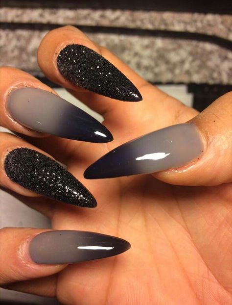 Nails Gray And Black Ombre Nails, Glittery Black Nails Short, Gray Ombre Nails Almond, Black And Gray Ombre Nails, Dark Grey Ombre Nails, Black Grey Ombre Nails, Black Grey Nails Design, Rihanna Nails Designs, Greyscale Nails