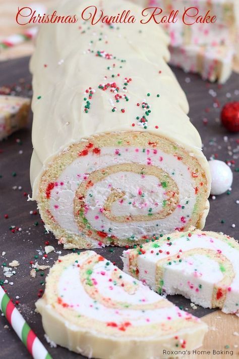 Cake Roll Christmas, Christmas Vanilla Roll Cake, Vanilla Roll Cake, Roll Cake Recipe Vanilla, Hippy Life, Sandwich Torte, Swiss Cake, Christmas Desserts Party, Swiss Rolls