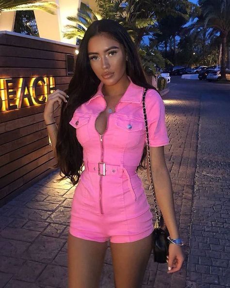 She's back and she's better 💕  @roxanarosuu is EVERYTHING 👏 in the Pink Zip Front Short Sleeve Denim Playsuit/DPS 11370 (NOW £27) 🔥… Playsuit Outfit, Pink Playsuit, Playsuits Outfit, Color Fucsia, Denim Playsuit, Size 10 Models, Pink Denim, Short Playsuit, Funny Outfits