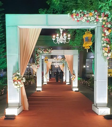 Wedding Entrance Decoration, Stage Decoration Photos, First Birthday Decorations Boy, Wedding Walkway, Small Wedding Decor, Engagement Stage, Wedding Gate, Engagement Stage Decoration, Reception Stage Decor