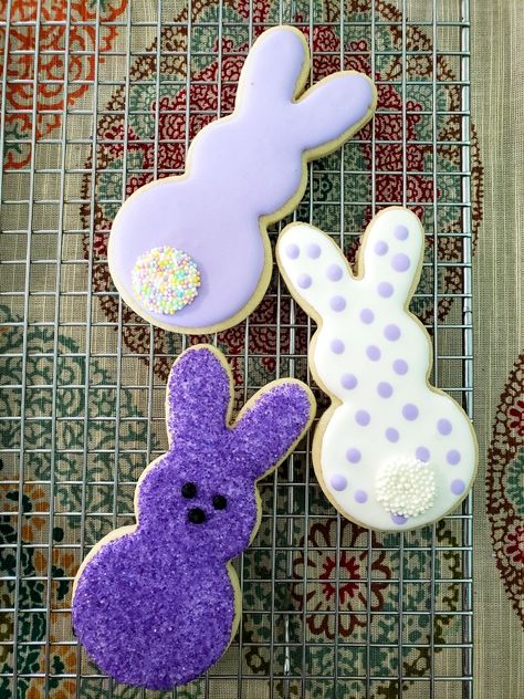 Easy Easter Sugar Cookie Decorating, Easter Cookie Decorating Ideas, Easter Sugar Cookie Ideas, Easy Easter Cookies Decorated, Decorated Easter Sugar Cookies, Easter Cut Out Cookies, Easter Cookie Decorating, Royal Icing Cookies Easter, Easter Egg Sugar Cookies Royal Icing