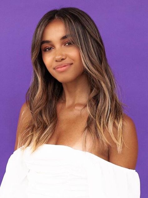 Sunlight Brunette, Summer Hair Cuts, Sandy Brown Hair, Southern Hair, Brown Curls, Brunette Hair With Highlights, Summer Haircuts, Balayage Hair Dark, Low Maintenance Hair