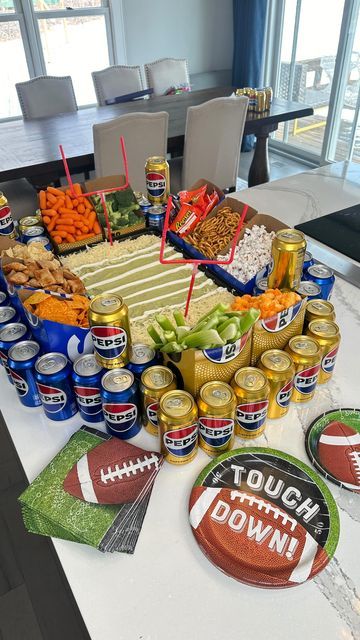 The Daily Nelly on Instagram: "this turned out SO COOL. #footballstadium #food #party #nfl #superbowl #superbowlparty" Chiefs Superbowl Party, Superbowl Party Food Ideas, Super Bowl Drinks, Football Themed Food, Super Bowl Football, Football Stadiums, Superbowl Party, Food Themes, Super Bowl