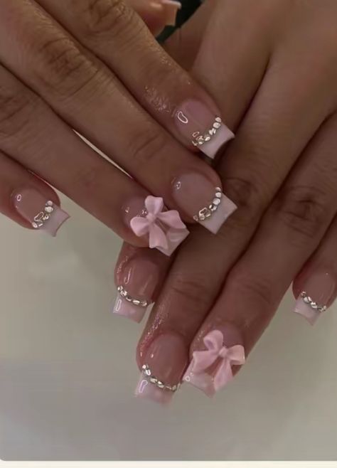 Small Square Nails Ideas, Back To School Nail Inspo Short Nails, Cute Pink Nails Ideas, Cute Nails Coquette, Nail Inspo Pink Short, Nail Inspo Short French Tip, 2000 French Tip Nails, Nail Ideas Pink Short, Cute Nail Designs Back To School