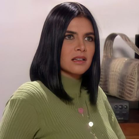 Imagen HD, sin marca de agua de Betty la fea. (Si la ocupas recomiendanos xfa :c) Marcela Valencia, Natalia Ramirez, Movies Outfit, Charlize Theron, Girl Top, Reaction Pictures, Valencia, Dyed Hair, Style Icons