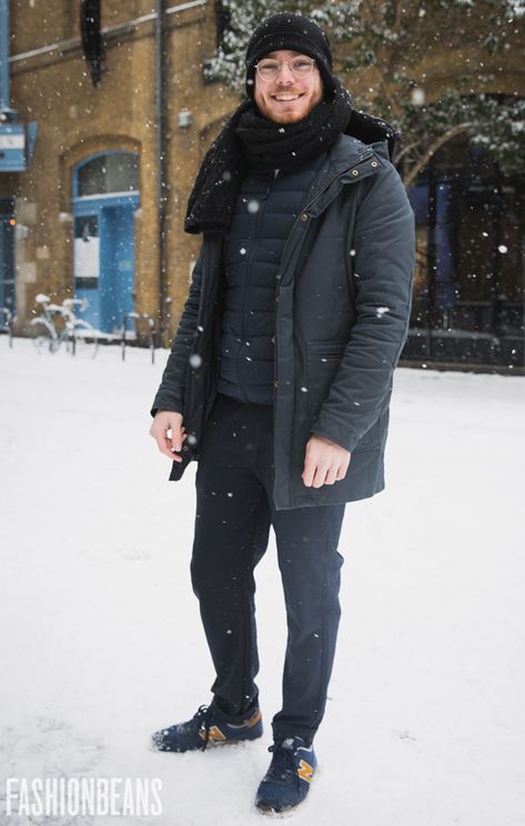 Winter Coat Snow, Men's Street Style Photography, Mens Fashion Inspiration, Classy Men, Mens Fashion Urban, Mens Fashion Classy, Jacket Fashion, Street Fashion Photography, Contact Lens