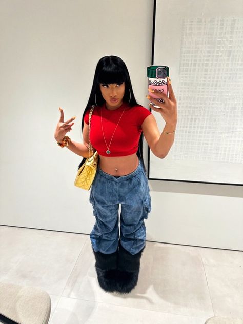 megan thee stallion Tina Snow, 90s Models, Megan Thee Stallion, Concert Fits, Female Rappers, Pretty Selfies, Summer Trends, Concert Outfit, Summer Girls