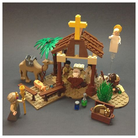 Hey, maybe you and Riley can make one of these for me next year!  <3 Lego Nativity, Lego Crafts, Lego Ornaments, Lego Hacks, Lego Christmas Village, Lego Advent, Lego Winter, Lego Challenge, Lego Christmas