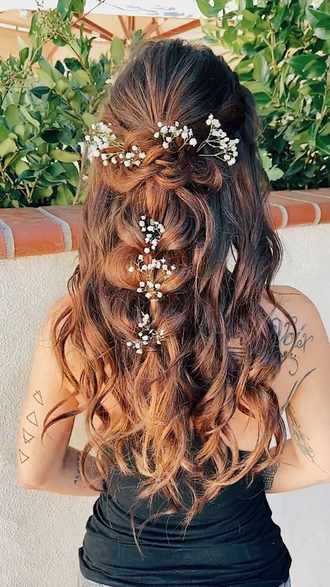 Sheeshful Hairstyle, Prom Hair With Flowers, Prom Hairstyles With Flowers, Bridal Braided Hairstyles, Hairstyle With Flowers, Hairstyles With Flowers, Unique Wedding Hairstyles, Formal Hairstyles For Long Hair, Engagement Hairstyles