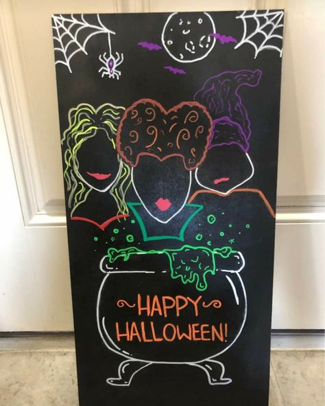 Halloween Black Board Ideas, Halloween Chalk Wall Ideas, Fall Chalk Bored Ideas, Halloween Chalkboard Art Witch, Hocus Pocus Chalkboard Art, Fall Whiteboard Ideas, Halloween Dry Erase Board Ideas, Chalkboard Halloween Ideas, Halloween White Board Ideas