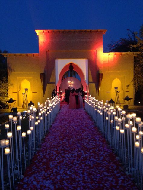 Wedding Passage, Arabian Nights Wedding Theme, Marriage Hall Decoration, Pathway Decor, Wedding Directions, Moroccan Theme, Wedding Entrance Decor, Dream Wedding Decorations, Luxury Wedding Decor