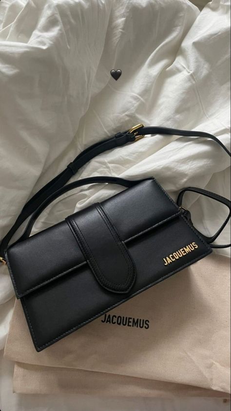 bag jacquemus aesthetic Jacquemus Bag, Aesthetic Bags, Girly Bags, Trendy Handbags, Purse Brands, Fancy Bags, Pretty Bags, Bag Trends, Cute Bags