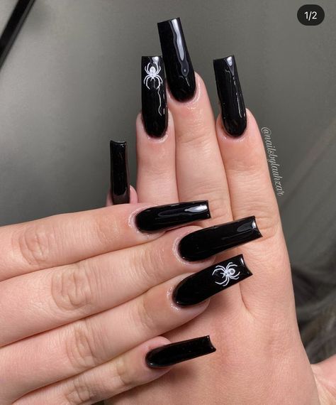 Black Grunge Nails Acrylic, Black Acrylic Nails With Design, Dark Goth Nails, Black Spooky Nails, Venom Nails, Nails Inspiration Black, Spiderman Nails, Holloween Nails, Black Acrylic Nails