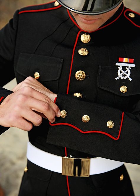 The few. The proud. The Marines. USMC. Wedding photography by @julielynnphotos, military wedding, soldier, dress blues. Us Marines Wallpaper, Soldier Photo, Marine Men In Uniform, Marine Soldier, Marine Uniform Men, Marine Aesthetic Military, Dress Blues Marines Wedding, Marine Corps Aesthetic, Marines Aesthetic