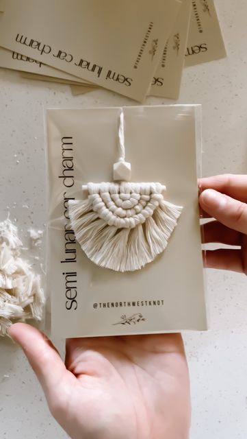 Christmas Ornament Packaging, Macrame Small Gifts, Macrame Logo Design Ideas, Macrame Branding, Macrame Packaging Ideas, Macrame Souvenir, Macrame Packaging, Diy Souvenirs, Souvenir Ideas