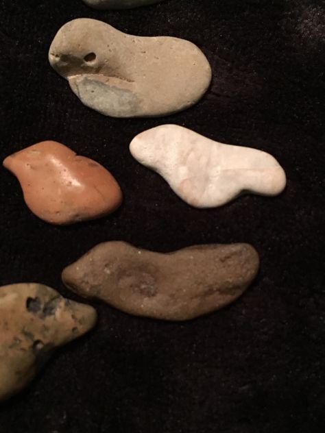 Indian Artifacts For Sale, Artifact Hunting, Ancient Artifacts Prehistoric, Native Artifacts, Stone Age Tools, Paleo Indians, Native American Tools, Indian Tools, Heart Stones