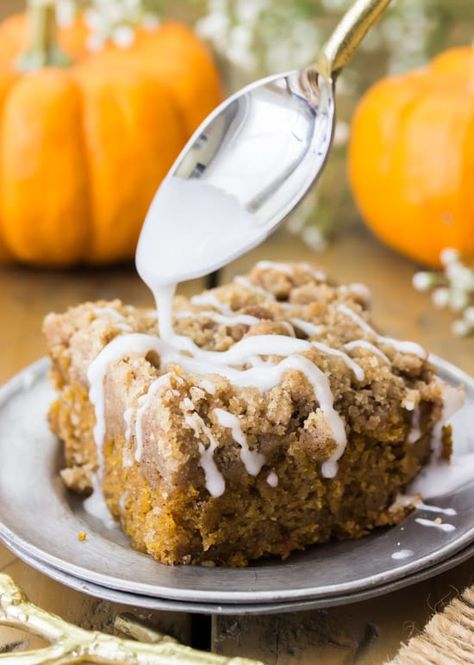 Pumpkin Crumb Cake, Cake Recipe From Scratch, Pumpkin Coffee Cake, Thanksgiving Dining, Crumb Cake Recipe, Cinnamon Crumble, Pumpkin Coffee Cakes, Crumble Cake, Pumpkin Coffee