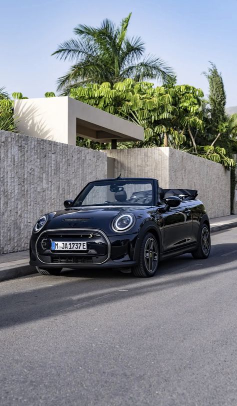 Black Mini Convertible, Mini Convertible Aesthetic, Mini Cooper Interior Ideas, Small Cars For Women, Convertible Aesthetic, Mini Cooper Aesthetic, Convertible Mini Cooper, Mini Cooper Cabrio, Mini Cooper Interior