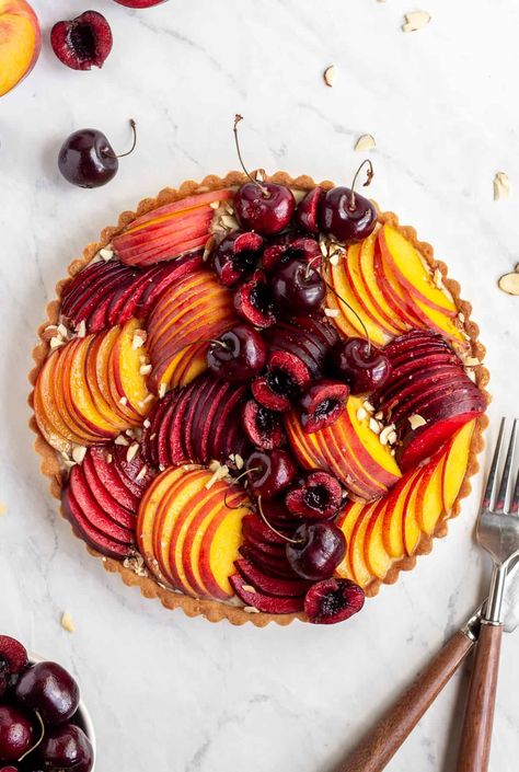 Fruit Tart Ideas, Tart Fruit, Rustic Tarts, Beautiful Tarts, Fruit Tart Decoration Ideas, Beautiful Baking, All American Desserts, Fruit Tart Design, Fruits Dessert