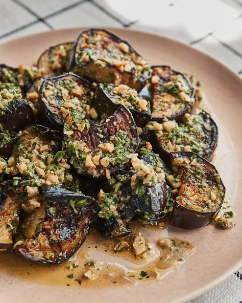 Grilled Eggplant With Walnut-Herb Dressing | Naturally Ella Walnut Dressing, Herb Dressing, Grilled Eggplant, Summer Tomato, Weekday Meals, Easy Salads, Grilling Recipes, Soups And Stews, Summer Recipes