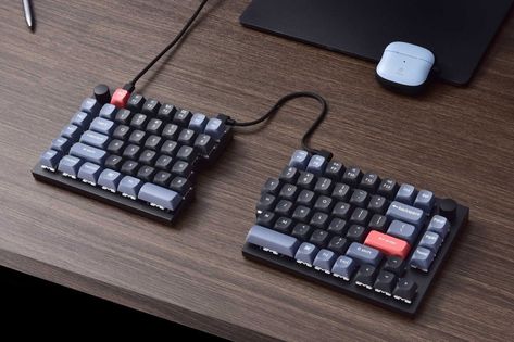 Keychron’s latest split keyboard comes apart and joins back like two jigsaw puzzle pieces and I love it! - Yanko Design Best Pc Setup, Unique Keyboards, Split Keyboard, Ring Clock, Custom Mechanical Keyboard, Flexible Display, Computer Build, Custom Computer, Best Pc