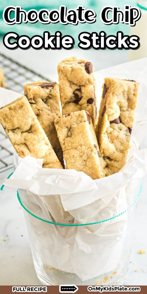 A cup holding various chocolate chip cookie sticks straight up with title text overlay Chunky Cookie Recipe, Birthday Cake Christmas, Cookie Recipes Gooey, Tree Brownies, Christmas Tree Brownies, Toffee Chips, Fast Desserts, Cookie Sticks, Perfect Cookies