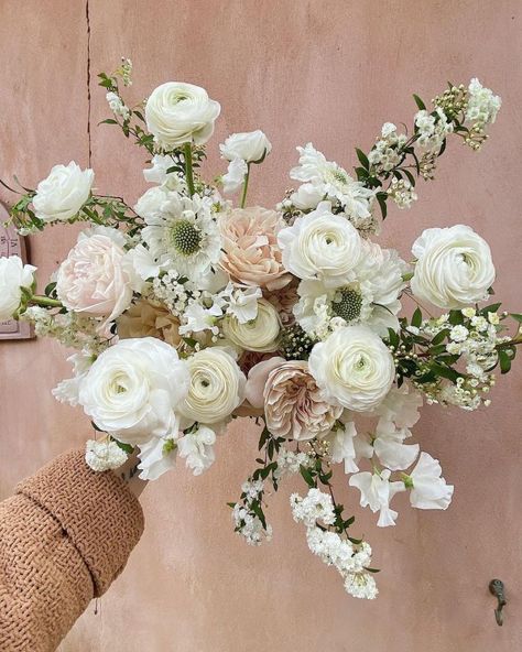 Instagram Colour Palette, Champagne Wedding Flowers, Happy Long Weekend, Blush Bridal Bouquet, Champagne Flowers, Blush Bouquet, Bridal Bouquet Flowers, White Bridal Bouquet, Colorful Bouquet