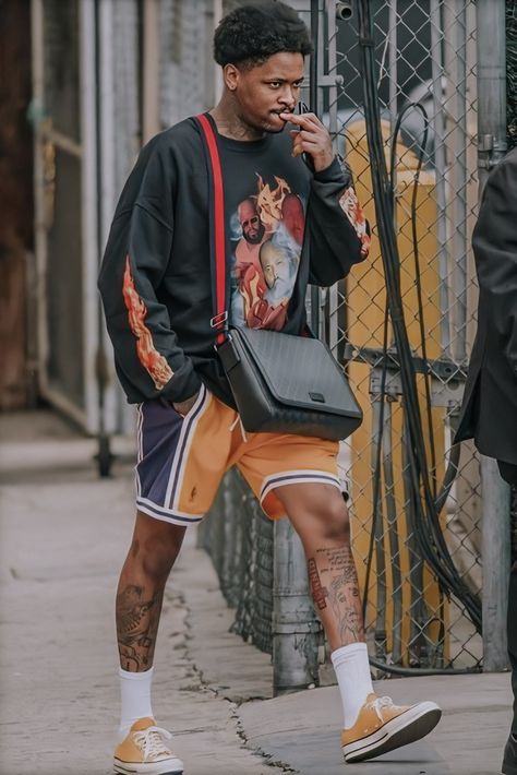 Yg Outfit Style, Mens Basketball Shorts Outfit, Nba Shorts Outfit, Nba Shorts Outfit Men, Basketball Shorts Outfit Mens, Yellow All Star, Oversized Tshirt Outfit Men, Basketball Shorts Outfit, Oversized Tshirt Outfit Summer