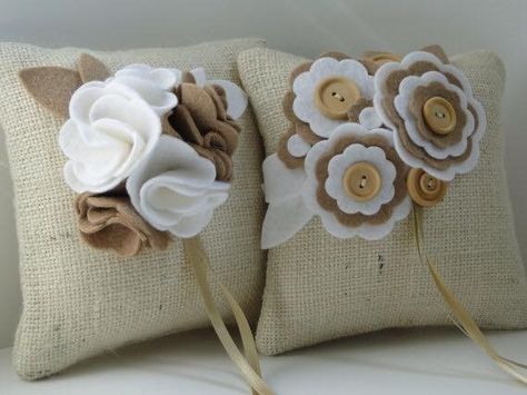 Felt Flower Wedding, Creative Pillows, Felt Pillow, Pillow Crafts, Pillow Inspiration, Ring Pillows, Ring Pillow Wedding, Cushion Cover Designs, Burlap Crafts