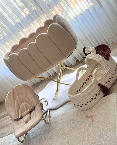 Luxury Baby Nursery, Luxury Baby Room, Cozy Baby Room, Idee Babyshower, Baby Room Organization, Newborn Mom, Baby Gadgets, Baby Room Inspiration, Nursery Room Inspiration